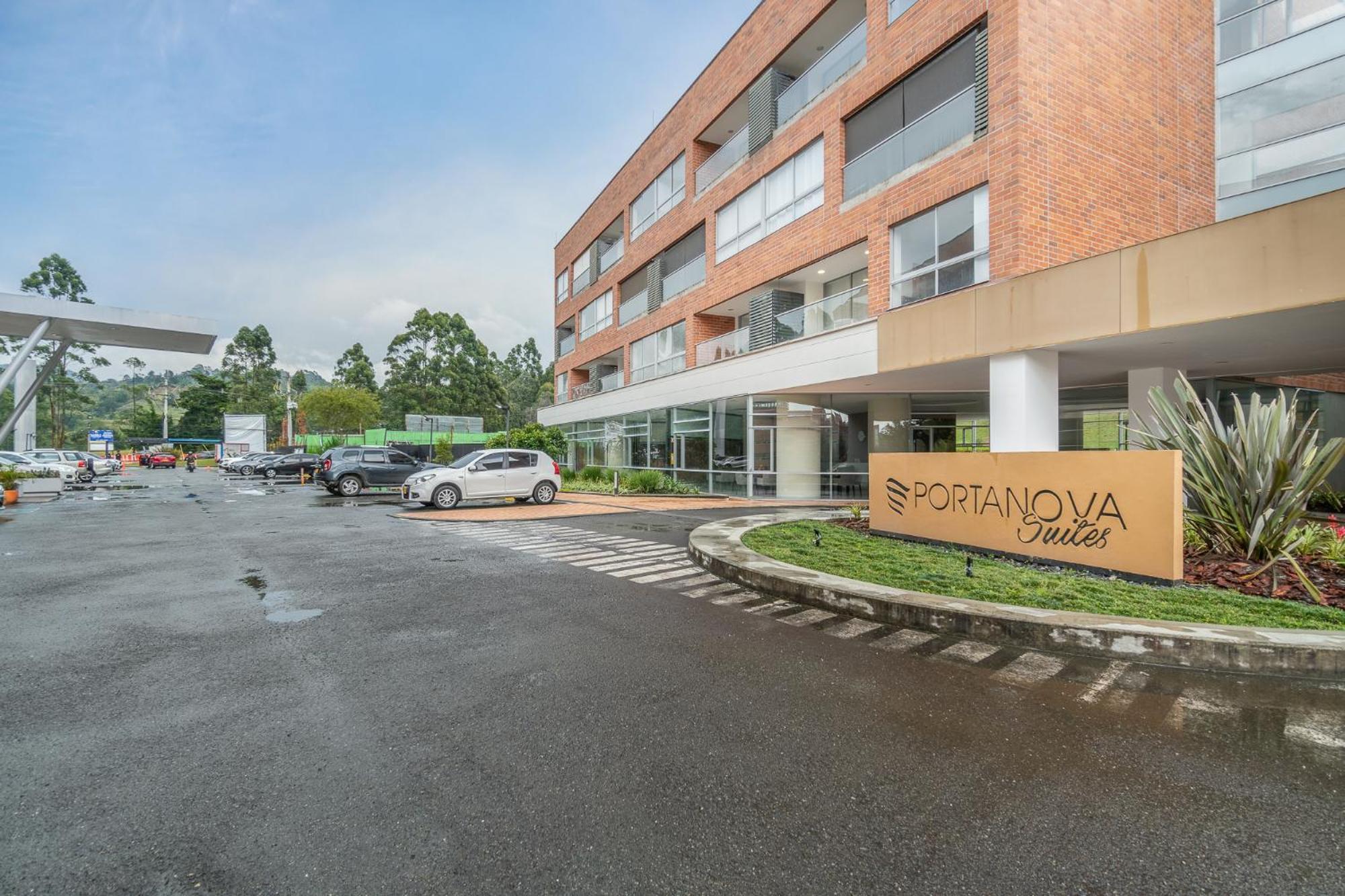 Portanova Suites By Adventu Rionegro Exteriör bild